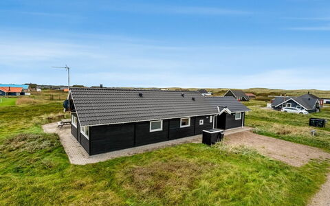 Sochyeta - 150M from the Sea: Tag, Hus, Hjem, Sommerhus, Sidespor, Estate, Indkørsel, Garden Bygninger, Gård, Skur