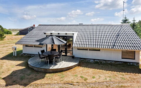 Suncica - 700M from the Sea: Hjem, Boligområde, Hus, Sommerhus, Tag, Land Lot, Sidespor, Have, Estate, Lawn