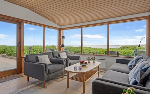 Legolas - 50M from the Sea: Møbel, Indretning, Gulvbelægning, Træ, Couch, Loft, Etage, Stue, Værelse, Hjem