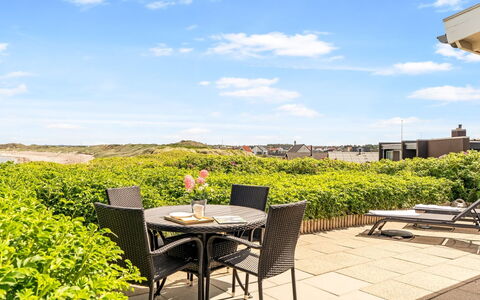Legolas - 50M from the Sea: Møbel, Bord, Stol, Køkken & Spisebord, Udendørs Møbler, Kaffebord, Udendørs Bord, Udvej, Eco Hotel, Altan