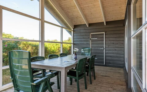 Rink - 150M from the Sea: Hjem, Boligområde, Hus, Sommerhus, Tag, Land Lot, Sidespor, Have, Estate, Lawn