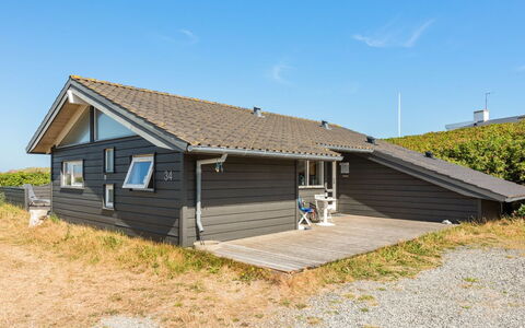 Rink - 150M from the Sea: Hjem, Boligområde, Hus, Sommerhus, Tag, Land Lot, Sidespor, Have, Estate, Lawn
