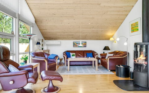 Vetle - 2.8Km from the Sea: Tag, Hus, Hjem, Sommerhus, Sidespor, Estate, Indkørsel, Garden Bygninger, Gård, Skur