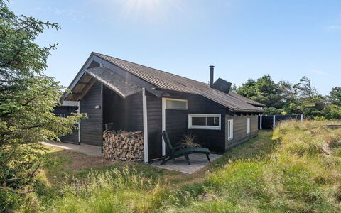 Allida - 800M from the Sea: Boligområde, Tag, Forstad, Indkørsel, Estate, Skorsten
