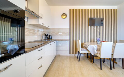 Edita: Indretning, Gulvbelægning, Møbel, Træ, Etage, Countertop, Loft, Cabinetry, Køkken, Værelse