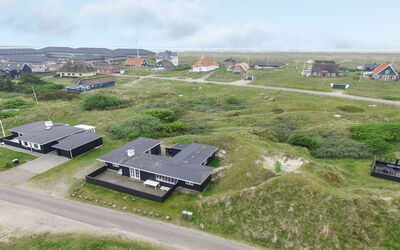 Jamie - 200M from the Sea