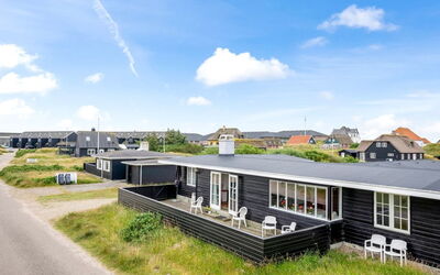 Jamie - 200M from the Sea
