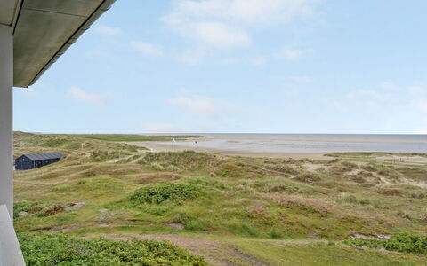 Edelina - 50M from the Sea: Bygning, Hus, Vindue, Hjem, Tag, Boligområde, Busk, Sommerhus, Land Lot