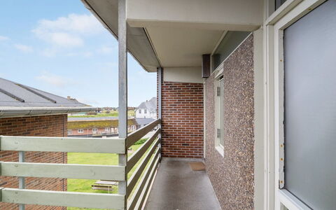 Edelina - 50M from the Sea: Bygning, Hus, Vindue, Hjem, Tag, Boligområde, Busk, Sommerhus, Land Lot