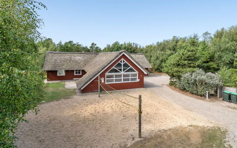 Jenna - 1.4Km from the Sea: Græs, Hus, Tag, Hjem, Sommerhus, Busk, Land Lot, Landdistrikt, Stuehus, Bunddække