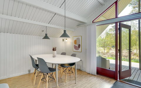 Aghwith - 1.2Km from the Sea: Boligområde, Tag, Forstad, Indkørsel, Estate, Skorsten