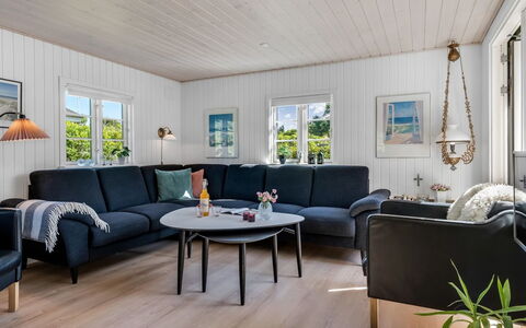 Soleil - 300M from the Sea: Hjem, Stue