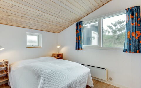 Galena - 100M from the Sea: Træ, Loft, Hjem, Indretning, Soveværelse, Sommerhus, Seng, Hårdttræ, Dagslys, Bejdse
