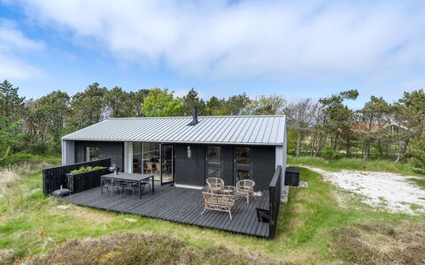 Fidelia - 800M from the Sea: Græs, Bygning, Hus, Tag, Hjem, Boligområde, Sommerhus, Land Lot, Landdistrikt, Lawn