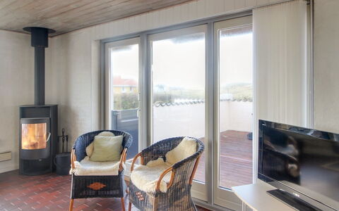 Ågot - 75M from the Sea: Træ, Hjem, Veranda, Dæk, Hårdttræ, Tag, Bejdse, Trægulve, Eco Hotel