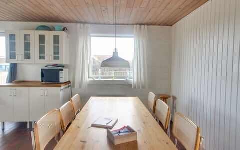 Ågot - 75M from the Sea: Træ, Hjem, Veranda, Dæk, Hårdttræ, Tag, Bejdse, Trægulve, Eco Hotel