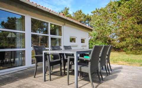 Konrad - 400M from the Sea: Plantesamfund, Sollys, Urteagtig Plante, Have, Plantation, Landbrug, Farm