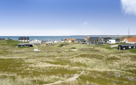 Fabiana - 350M from the Sea: Træ, Tag, Arkitektur, Hjem, Hus, Sommerhus, Sidespor, Hårdttræ, Hældning, Estate