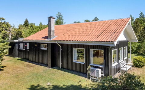 Rustam - 600M from the Sea: Sommerhus, Hjem, Hus, Tag, Veranda, Estate, Sidespor, Garden Bygninger, Stuehus, Gård