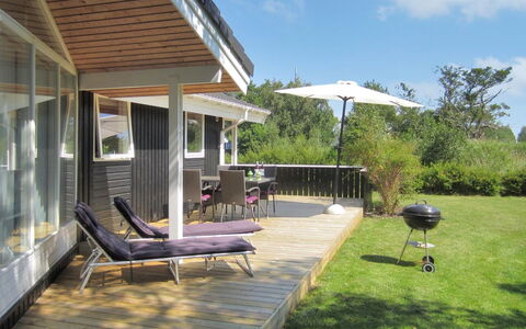 Augusta - 700M from the Sea: Boligområde, Tag, Forstad, Indkørsel, Estate, Skorsten