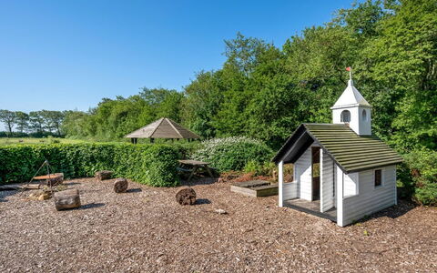 Edine - 4.5Km from the Sea: Busk, Tag, Have, Sommerhus, Garden Bygninger, Skur, Landscaping, Gård, Hytte, Backyard