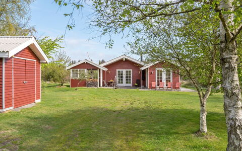 Ansberga - 1Km from the Sea: Sommerhus, Land Lot, Hjem, Landdistrikt, Lawn, Estate, Gård, Have, Stuehus, Garden Bygninger