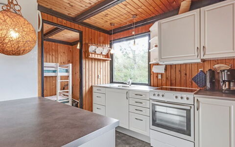 Maini - 600M from the Sea: 
