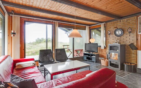 Maini - 600M from the Sea: Træ, Møbel, Loft, Indretning, Stol, Stue, Hårdttræ, Bejdse, Couch