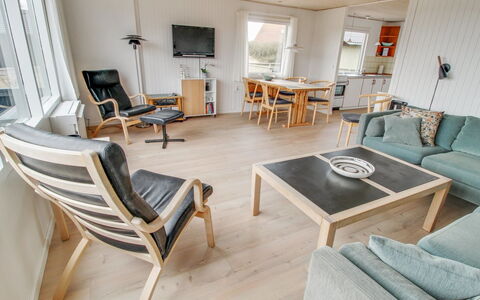 Terhi - 200M from the Sea: Plantesamfund, Sollys, Urteagtig Plante, Have, Plantation, Landbrug, Farm