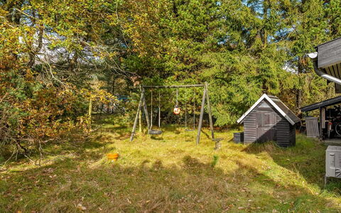 Linnea - 1Km from the Sea: Græs, Træ, Blad, Afdeling, Træ, Land Lot, Landdistrikt, Bagagerum, Kvist, Lawn