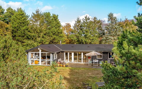 Linnea - 1Km from the Sea: Busk, Hus, Hjem, Sommerhus, Tag, Estate, Stuehus, Have, Garden Bygninger, Landscaping