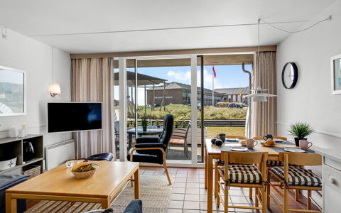 Jano - 100M from the Sea: Møbel, Indretning, Lejlighed, Stol, Couch, Stue, Kaffebord, Køkken & Spisebord, Bejdse