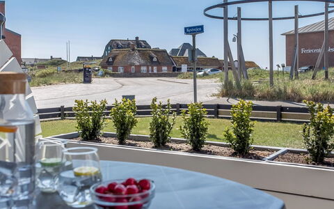 Jano - 100M from the Sea: Himmel, Tag, Skygge, Stol, Udendørs Møbler, Indkørsel, Udendørs Bord, Villa