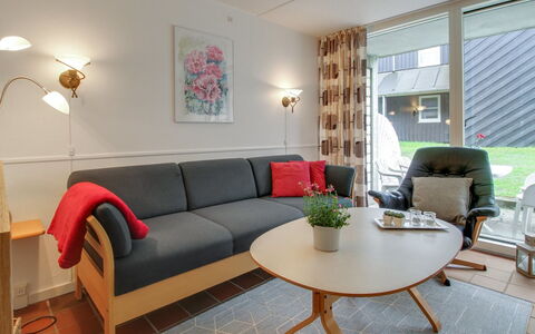 Halina - 100M from the Sea: Møbel, Gulvbelægning, Indretning, Træ, Etage, Stue, Loft, Belysning, Værelse, Lejlighed