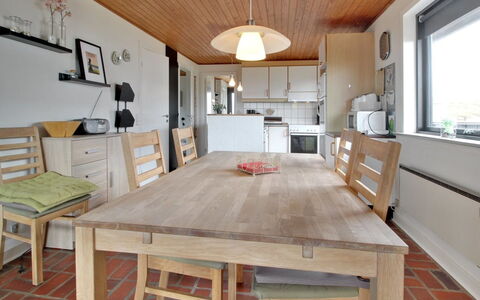 Sophine - 50M from the Sea: Møbel, Indretning, Gulvbelægning, Etage, Træ, Bord, Køkken & Spisebord, Loft, Stol, Spisestue
