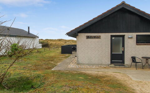 Sophine - 50M from the Sea: 