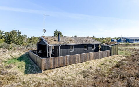 Sara - 2.5Km from the Sea: 
