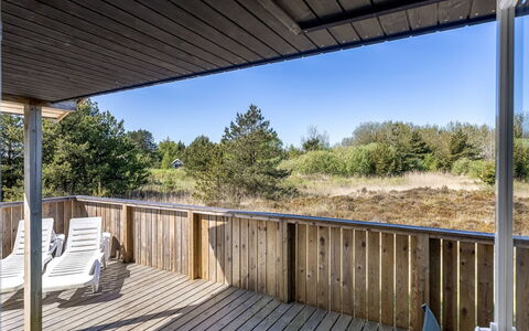 Sara - 2.5Km from the Sea: 