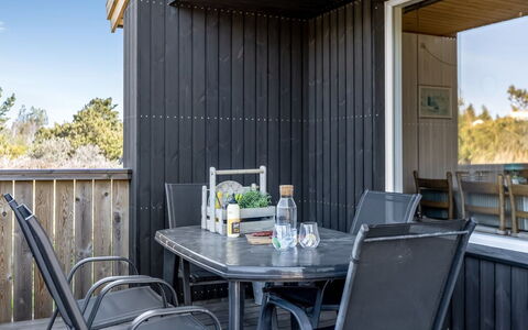 Sara - 2.5Km from the Sea: Græs, Hus, Tag, Hjem, Sommerhus, Busk, Land Lot, Landdistrikt, Stuehus, Bunddække