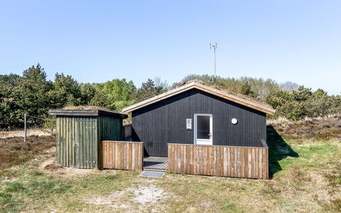 Sara - 2.5Km from the Sea: Græs, Hus, Tag, Hjem, Sommerhus, Busk, Land Lot, Landdistrikt, Stuehus, Bunddække
