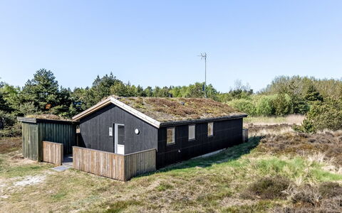 Sara - 2.5Km from the Sea: Græs, Hus, Tag, Hjem, Sommerhus, Busk, Land Lot, Landdistrikt, Stuehus, Bunddække
