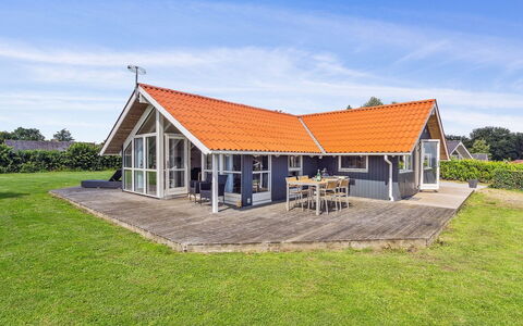 Aarne - 300M from the Sea: Sommerhus, Hjem, Hus, Tag, Veranda, Estate, Sidespor, Garden Bygninger, Stuehus, Gård