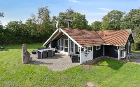 Frosina - 300M from the Sea: Plantesamfund, Sollys, Urteagtig Plante, Have, Plantation, Landbrug, Farm
