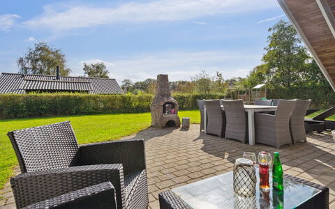 Frosina - 300M from the Sea: Plantesamfund, Sollys, Urteagtig Plante, Have, Plantation, Landbrug, Farm