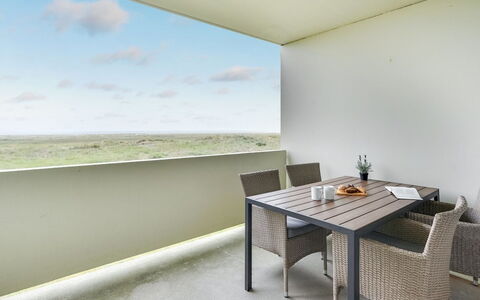 Anedorte - 50M from the Sea: Bygning, Hus, Træ, Hjem, Tag, Sommerhus, Boligområde, Busk, Arkitektur