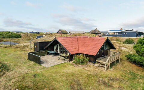 Delia - 300M from the Sea: Tag, Hus, Hjem, Sommerhus, Dør, Sidespor, Dæk, Veranda, Planke, Hårdttræ