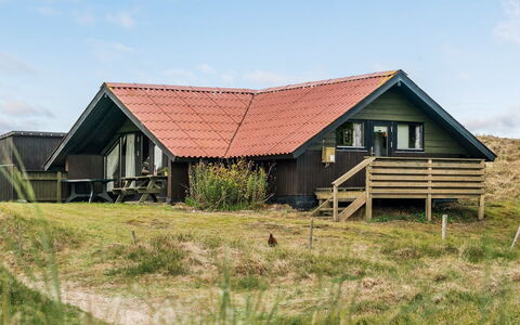 Delia - 300M from the Sea: Tag, Hus, Hjem, Sommerhus, Dør, Sidespor, Dæk, Veranda, Planke, Hårdttræ