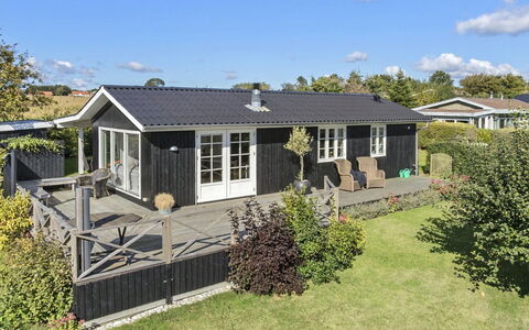 Sinika - 400M from the Sea: Loft, Gulvbelægning, Indretning, Etage, Kompositmateriale, Møbel, Udvej, Hotel, Design, Dagslys
