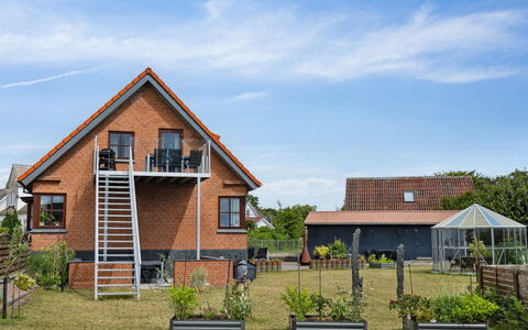Amely - 500M from the Sea: Himmel, Bygning, Hus, Tag, Hjem, Boligområde, Sommerhus, Sidespor, Estate, Stuehus
