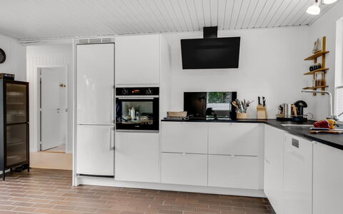 Barba - 2Km from the Sea: Køkken Apparat, Køkken, Større Bandage, Gulvbelægning, Countertop, Cabinetry, Husholdningsapparat, Indretning, Komfur, Etage